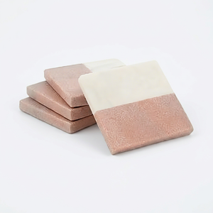 Ensemble de sous-verres en marbre naturel de qualité supérieure, sous-verres en résine époxy design avec bordure en laiton doré pour une maison et une salle à manger élégantes - Product Image 1