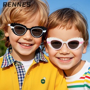 Gafas de Sol <span class=keywords><strong>para</strong></span> niños de alta calidad al por mayor Color Clashing Quirky Cat Eye UV400 <span class=keywords><strong>PC</strong></span> <span class=keywords><strong>para</strong></span> vacaciones al aire libre Ocio Sun Shading - Product Image 3