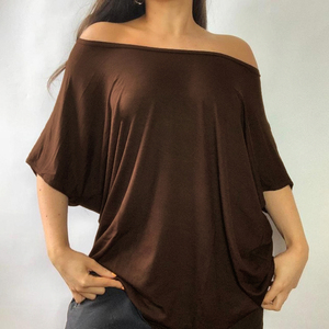 T-shirt asymétrique uni à épaules dénudées pour femme, coupe ample décontractée à manches courtes, haut basique tendance été 2026 - Product Image 4