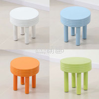 Ensemble table et chaises ovales modernes en bois Moetry pour aire de jeux intérieure, idéal pour les écoles et les fêtes d'enfants, couleur blanc