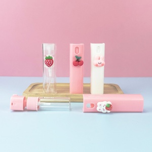 Flacons pulvérisateurs carrés mignons de 10 ml à brume fine, portables, pour lotion, alcool, échantillons cosmétiques, hydratants - Product Image 1