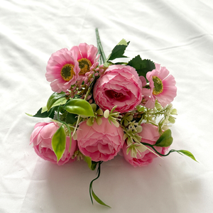 Petit bouquet <span class=keywords><strong>de</strong></span> fleurs <span class=keywords><strong>de</strong></span> style européen avec 5 orchidées à 5 branches et des bourgeons <span class=keywords><strong>de</strong></span> camélia flocon <span class=keywords><strong>de</strong></span> neige pour la <span class=keywords><strong>d</strong></span>écoration <span class=keywords><strong>de</strong></span> table <span class=keywords><strong>d</strong></span>'appoint et les cadeaux - Product Image 3