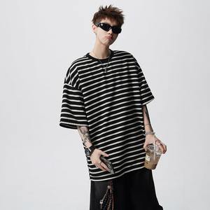 เสื้อยืดแขนสั้นสีดำขาว ทรงคลาสสิก ระบายอากาศ ซับเหงื่อ กระชับรูปร่าง สำหรับผู้ชาย ฤดูร้อน สไตล์อเมริกัน หนานุ่ม ทันสมัย - Product Image 3