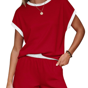 Ensembles de pyjamas en satin élégants pour demoiselles d'honneur avec boîtes cadeaux personnalisées pour les cadeaux de mariage - Product Image 5