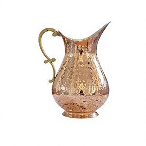 Pichet en cuivre martelé vintage avec poignée en laiton, capacité 1,7 L, écologique, durable, fait main, logo personnalisé, carafe à boisson pour mariage - Product Image 1