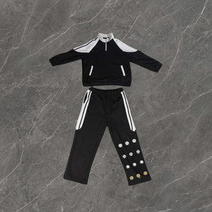 ชุดวอร์มกีฬาแบบใหม่ปี 2025 ออกแบบโลโก้ได้เอง สีดำขาว ตัดต่อผ้า ซิป ชุดออกกำลังกาย - Product Image 3