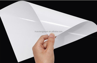 Papel fotográfico de inyección de tinta de una cara de alto brillo 115gA4 Papel fotográfico de color para uso en oficina Recubierto de chorro para un rendimiento óptimo
