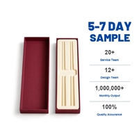 Coffret Cadeau de Couverts de Luxe avec Finition Texturée Douce au Toucher, Insert Moulé et Emballage en Papier Prêt pour l'UE (PPWR)