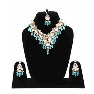 Conjunto de Collar y Aretes Kundan Chapados en Oro Étnico Blanco para Bodas, Fiestas, Compromisos y Regalos de Aniversario - Product Image 1