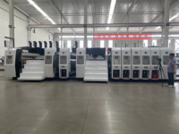 Machine automatique de fabrication de boîtes en carton, impression offset, découpe et rainurage flexo