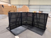 Barrière de scène de concert : Rampe pour spectateurs, construction durable en aluminium et en bois