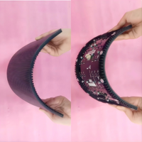Module LED flexible P2.5 IP65 pour extérieur, écran incurvé cylindrique, affichage de forme personnalisée pour les salles d'exposition, les aéroports, la publicité