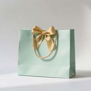 Bolsa de Regalo de Cartón Reciclado Ecológica con Logotipo Personalizado y Asa de Cuerda de Algodón para Ropa y Zapatos - Venta al Por Mayor OEM - Product Image 5