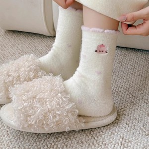 Women Fuzzy Socks Mid Calf Thickened Warm Cat Pattern Autumn Winter Sleep Socks For Women - Product Image 4