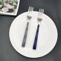 Couverts en métal Offre Spéciale bon marché manche en plastique chinois couteau en acier inoxydable cuillère fourchette couverts en argent brossé ensemble de couverts de mariage