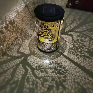 Lanterne <span class=keywords><strong>solaire</strong></span> creuse en fer forgé de haute qualité étanche décoratif suspendu <span class=keywords><strong>projecteur</strong></span> d'halloween extérieur suspendu jardin <span class=keywords><strong>solaire</strong></span> - Product Image 2