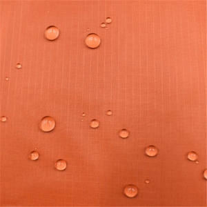 ผ้าไนลอนริปสต็อปคุณภาพสูง 70D <span class=keywords><strong>210T</strong></span> กันน้ำ เคลือบ DWR สำหรับเสื้อผ้ากีฬา เสื้อแจ็คเก็ต ร่ม เต็นท์ - Product Image 4