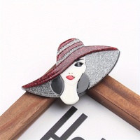 Broche élégante et atmosphérique en acétate d'acrylique avec chapeau à large bord pour femme, cadeau de fête des Mères
