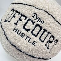 Coussin en peluche en forme de ballon de basket, doux et rembourré, jouet en forme de ballon de sport, couleur personnalisée, OEM ODM, vente en gros