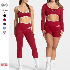 طقم رياضي نسائي مخصص عالي المرونة بدون خياطة، طقم يوجا مع توب وشورت مطاطي للتمارين الرياضية واللياقة البدنية - Product Image 1
