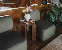 Venta al por mayor de hotel moderno minimalista sin brazos Silla de salón de terciopelo de tela de una sola persona sofá sillas
