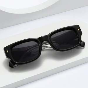 Gafas de Sol Personalizadas con Logotipo, Estilo Vintage 2025, Diseño de Leopardo Verde Punk, Lentes Degradadas UV400, Remaches Cuadrados, para Hombre y Mujer - Product Image 3