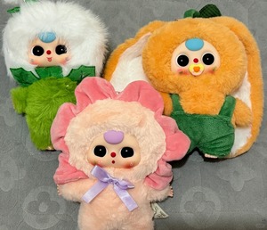 Cajas misteriosas para jóvenes, muñeco de peluche "Where Is Spring" de Baby Three lleno de regalos sorprendentes para los más pequeños - Product Image 1