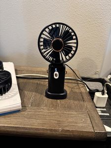 Ventilateur portable professionnel 4-en-1 pliable avec écran LED, inclinable à 90 degrés, à suspendre au cou, ventilateur de bureau USB, support de <span class=keywords><strong>téléphone</strong></span> portable, idéal pour un cadeau - Product Image 2