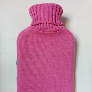 Gran oferta, funda de punto rosa, diseño de flores, bolsa de agua caliente de goma, versátil y elegante - Product Image 2