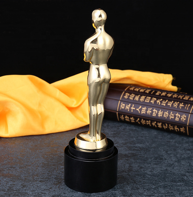 Moderne Grande Taille K9 Optique en Métal En Or Blanc Personne Oscar Trophée en Cristal/prix/plaque Pour La Gravure