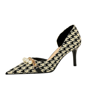 Chaussures d'été pour femmes à talons fins en PU, style européen et américain, à bout pointu, ornées de perles, tendance, vente directe d'usine - Product Image 6
