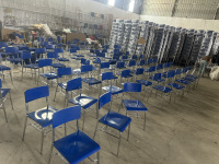 Chaise d'école empilable en contreplaqué HPL avec plateau porte-documents intégré, structure métallique électrolytique durable pour écoles et bureaux
