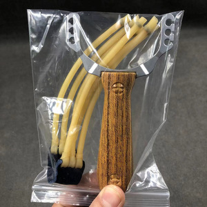 Slingshot en bois grainé avec bandes élastiques, jouet d'extérieur, design durable pour la pratique de la chasse - Product Image 2