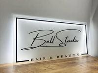 Panneau lumineux LED rond en acrylique personnalisé, lettres 3D dorées, panneau mural adapté aux zones de réception des salons de beauté, spas