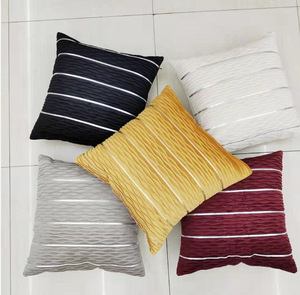 Vente <span class=keywords><strong>en</strong></span> gros de taie d'oreiller ondulée avec bandes de <span class=keywords><strong>cuir</strong></span>, housse de coussin <span class=keywords><strong>en</strong></span> velours <span class=keywords><strong>pour</strong></span> <span class=keywords><strong>canapé</strong></span>, salon, décoration 18*18 pouces - Product Image 6