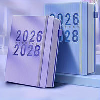 Agenda/Journal en cuir A5 personnalisé 2026-2027 avec reliure cousue et design de pages intérieures sur mesure