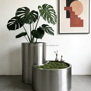 <img src='https://sc01.alicdn.com/kf/HTB1vuO0aifrK1RjSspb7634pFXaM.png'></img><span> </span>Jardinières en métal pour balcon, vente en gros, en acier inoxydable brossé, pots à fleurs thermolaqués, jardinières extérieures personnalisées, boîtes à plantes