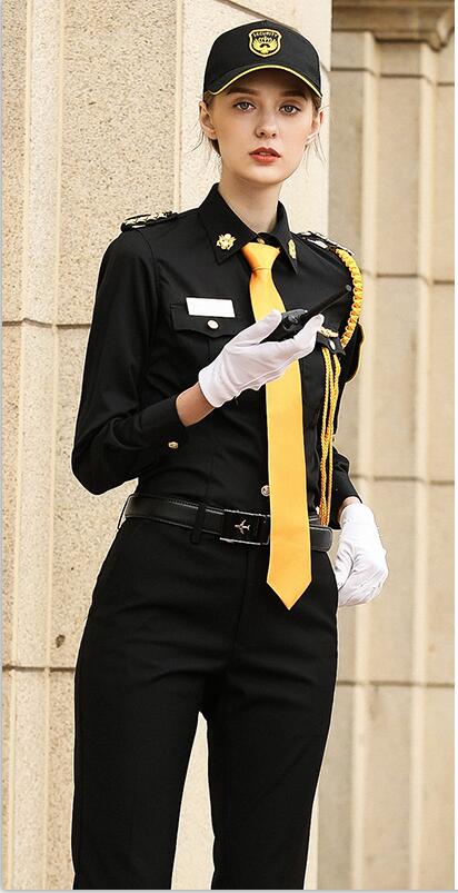 เสื้อแขนยาวไม่มีเครื่องประดับ