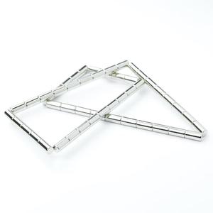 N45 <span class=keywords><strong>Aimant</strong></span> cylindrique en <span class=keywords><strong>néodyme</strong></span> de haute qualité <span class=keywords><strong>Aimant</strong></span> en <span class=keywords><strong>ferrite</strong></span> permanent à tige N52 Revêtement en nickel de qualité N35 Services de soudage par cintrage - Product Image 4