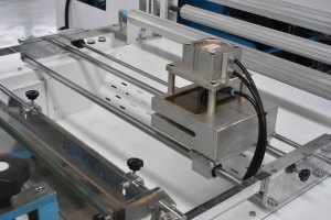 Máquina de fabricación de bolsas de compras no tejidas completamente automática, precio de máquina de fabricación de bolsas con asa de bolsa de caja no tejida