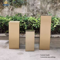 Présentoir carré en acier inoxydable recyclable pour colonnes, idéal pour les vitrines de magasins de vêtements, de chaussures et de sacs