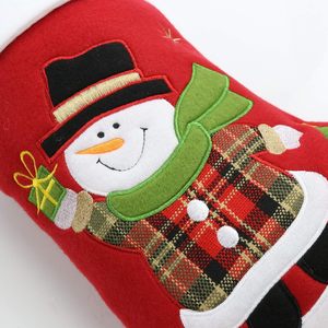 Fournitures de Noël, décorations de chaussettes en polyester brodées avec des personnages de Père Noël, de rennes et de bonhommes de neige rouges et verts - Product Image 5