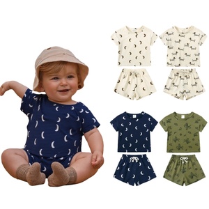 Summer Cute Newborn <span class=keywords><strong>Baby</strong></span> <span class=keywords><strong>Boy</strong></span> Kleidung Sets Strickst reifen Pyjamas Home Kleidung für Jungen und Mädchen Großhandel - Product Image 1