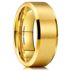 Joyería de moda 8mm 6mm venta al por mayor biselado acabado mate moda compromiso boda banda oro carburo de tungsteno anillo para hombres mujeres