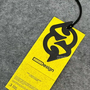 Étiquettes perforées en carton pour permis de stationnement - Écologiques, épaisseur et dimensions personnalisées pour chaussures et sacs - Product Image 1