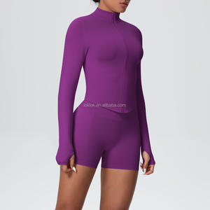 Veste de sport à fermeture éclair intégrale avec logo personnalisé, coupe ajustée, veste de yoga et de fitness avec poches, veste de sport à manches longues pour femmes, veste d'entraînement - Product Image 6