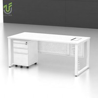 Bureau de direction IULTRA durable, moderne et luxueux en forme de L, table de bureau pour PDG avec des caractéristiques résistantes à l'eau et écologiques, style unique