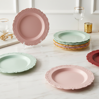 Assiettes jetables en plastique à bordure décorative en dentelle pour buffets, traiteurs, tables de mariage et fêtes
