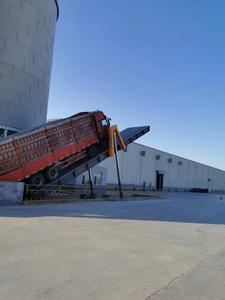 Machine de déchargement mobile hydraulique pour camions lourds, plateforme de déchargement de camions à charbon de 100T, vente chaude transfrontalière - Product Image 6