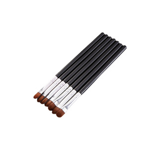 Pinceau de maquillage unique en fibres synthétiques, manche en plastique, pinceau pour fard à paupières pour débutants, outil de beauté portable - Product Image 3